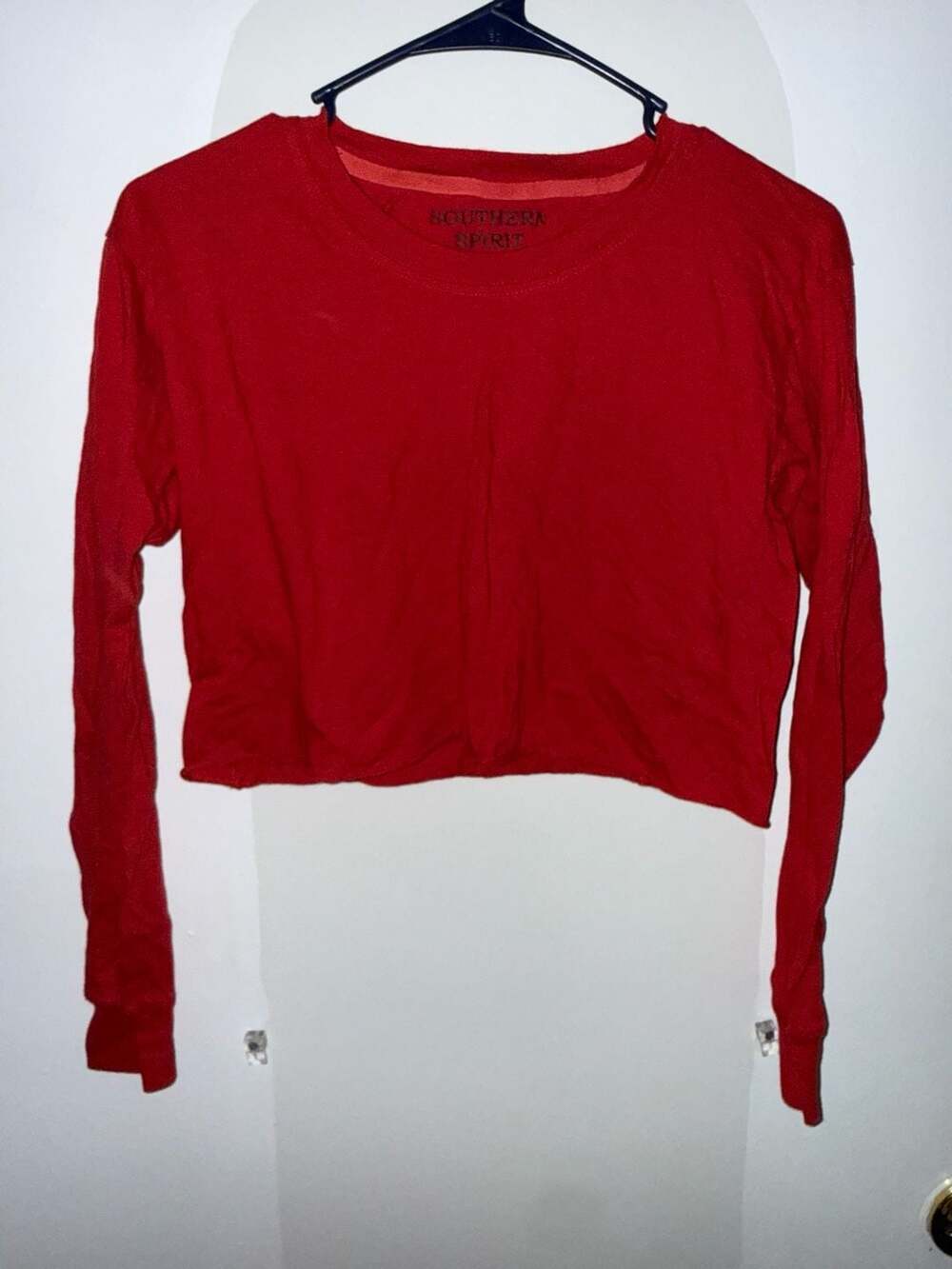 Southern Spirit Women's Red Long Sleeve Crew Neck Cropped T-Shirt
